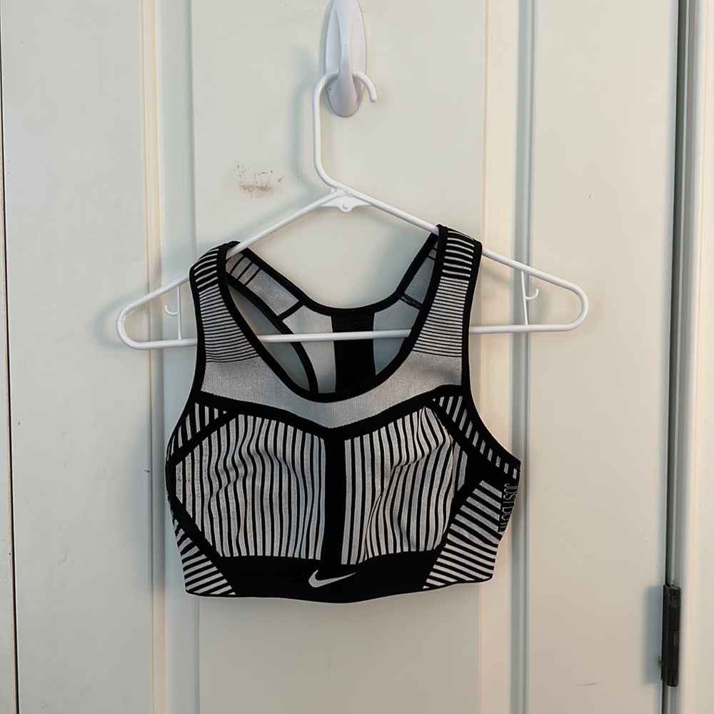 Nike Pro high support sports bra